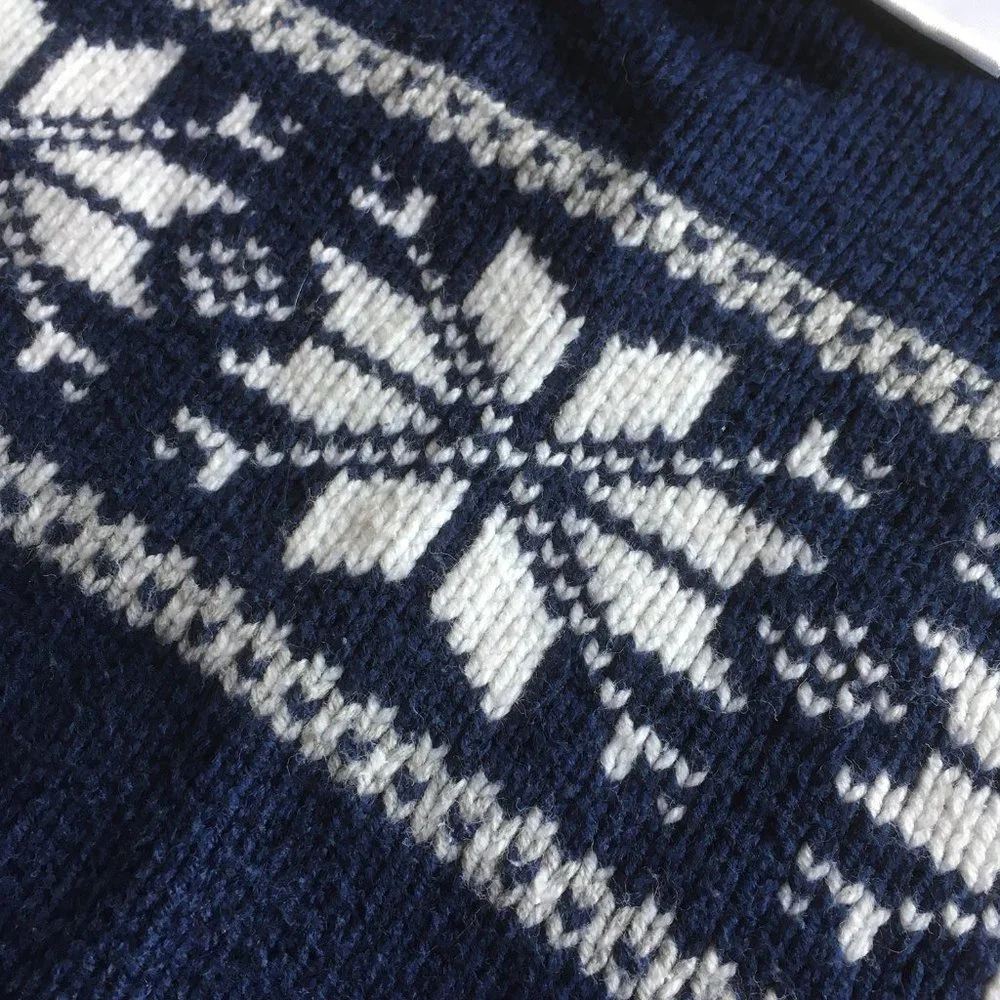 Gymboree snowflake sweater 5-6